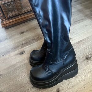 Demonia Shaker-65 Platform Boots